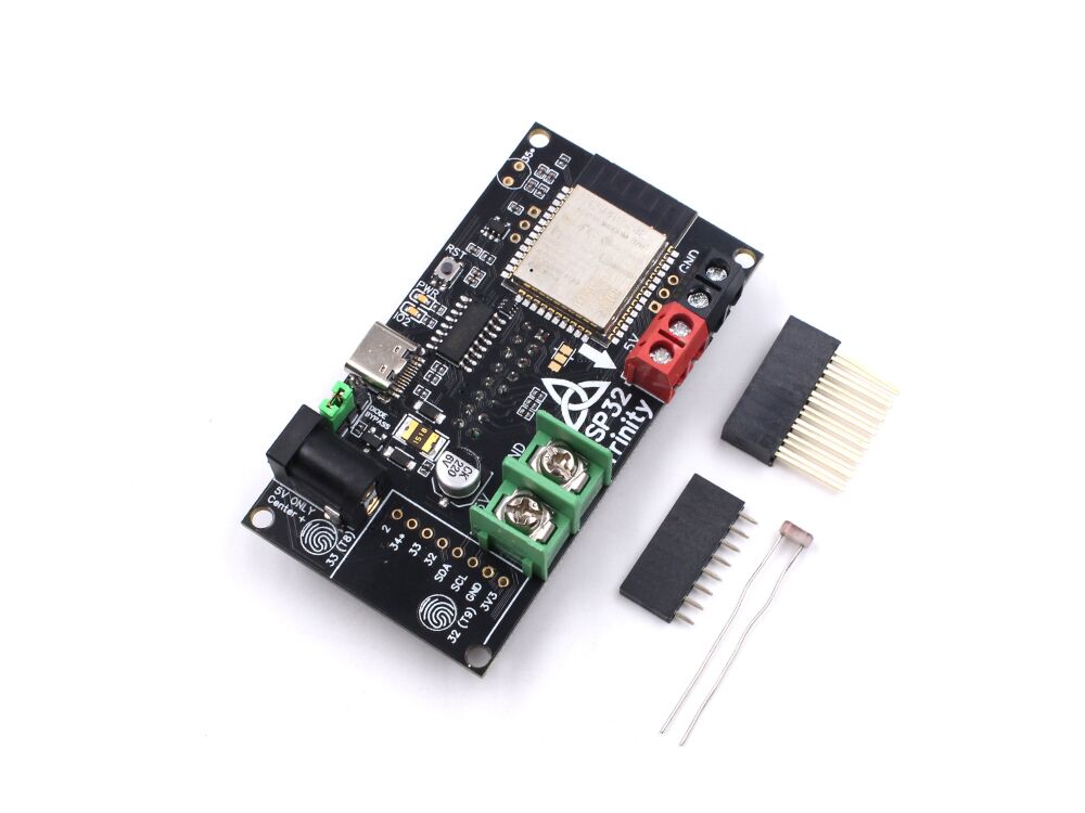 Placa ESP32-Trinity de código abierto para ESP32
