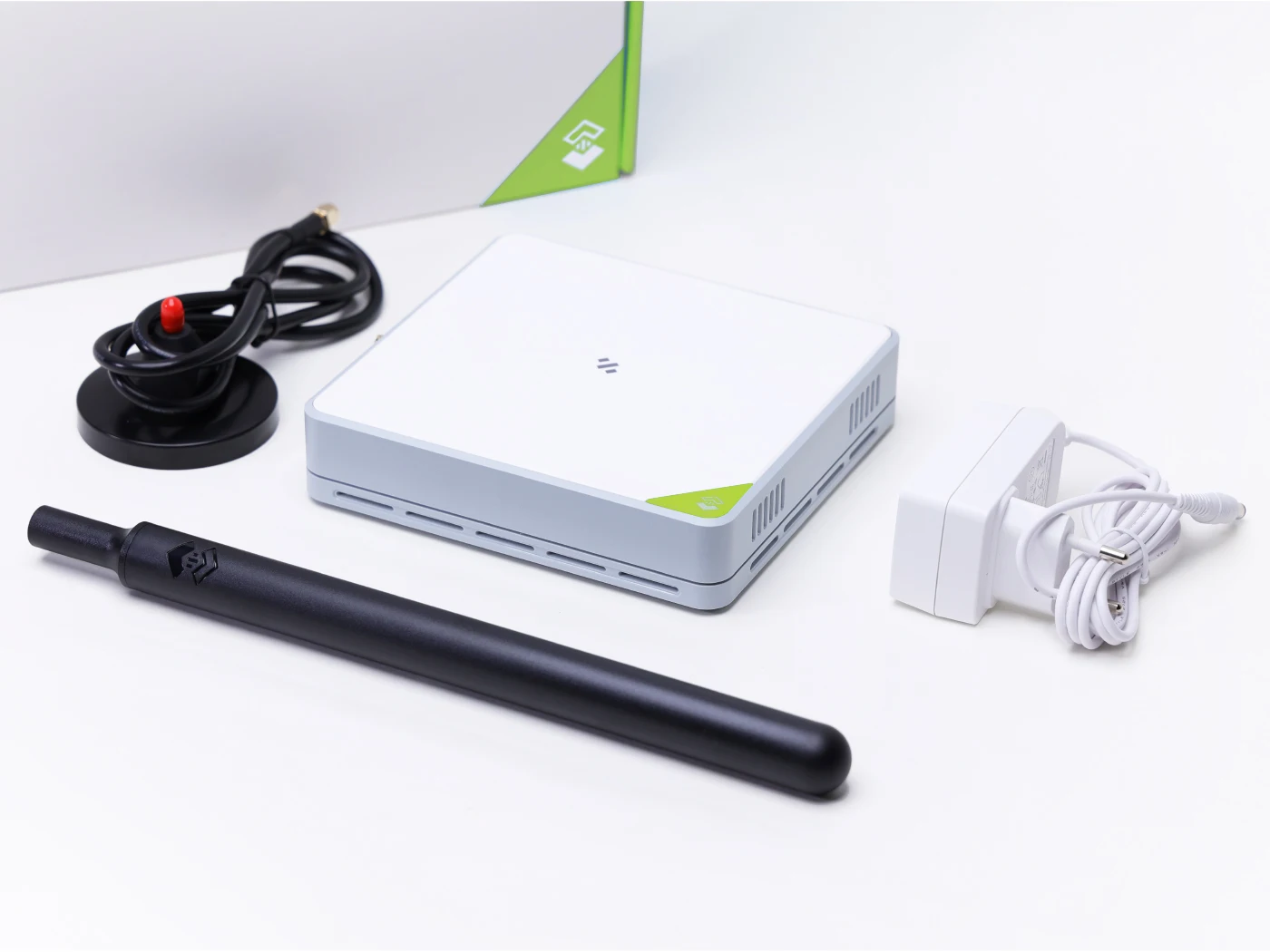 SenseCAP M2 Multi-Platform LoRaWAN Indoor Gateway(SX1302) - AS923 - 画像 (2)
