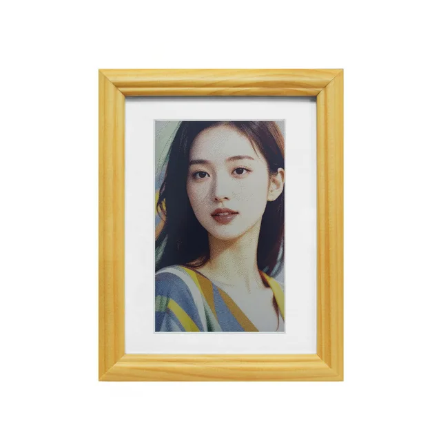 E6 7.3-inch Color E-Paper Frame Solid Wood Design Ultra-Long Standby 800x480 E Ink Photo Frame
